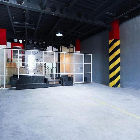 Super Oyo Flagship 3688 Pot Art Hotel Surabaya Exterior foto