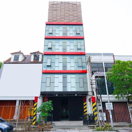 Super Oyo Flagship 3688 Pot Art Hotel Surabaya Exterior foto