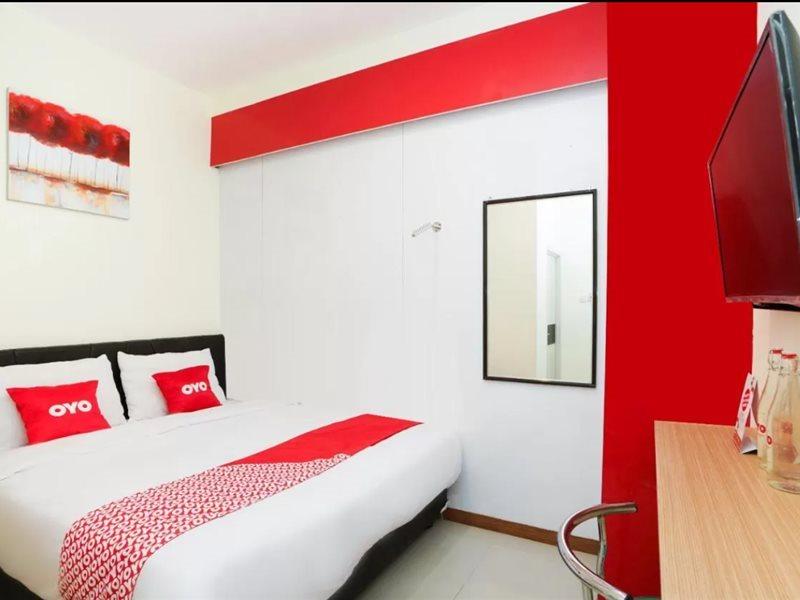 Super Oyo Flagship 3688 Pot Art Hotel Surabaya Exterior foto
