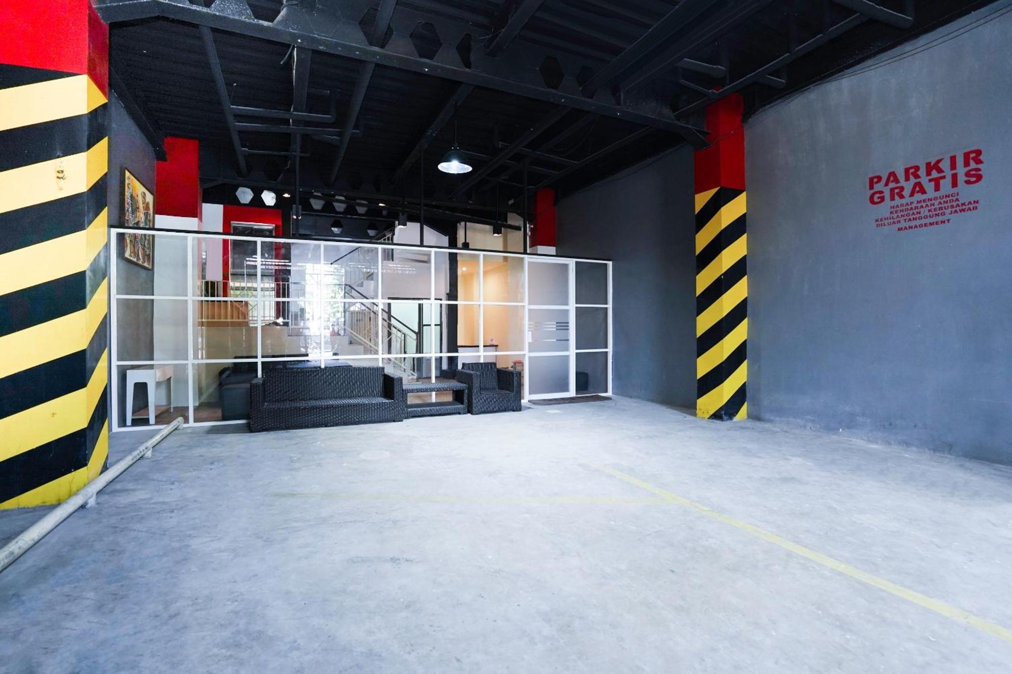 Super Oyo Flagship 3688 Pot Art Hotel Surabaya Exterior foto