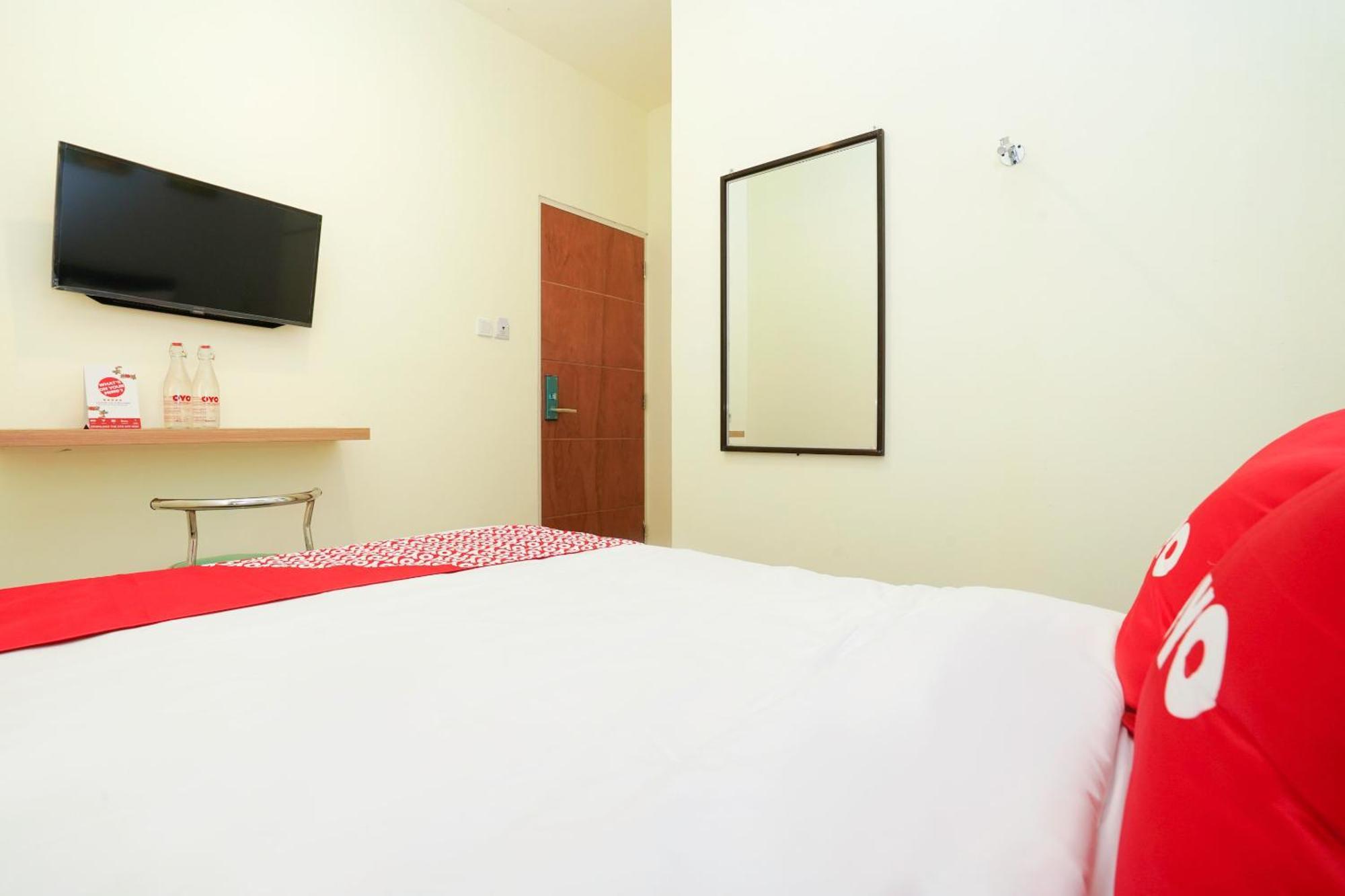 Super Oyo Flagship 3688 Pot Art Hotel Surabaya Exterior foto