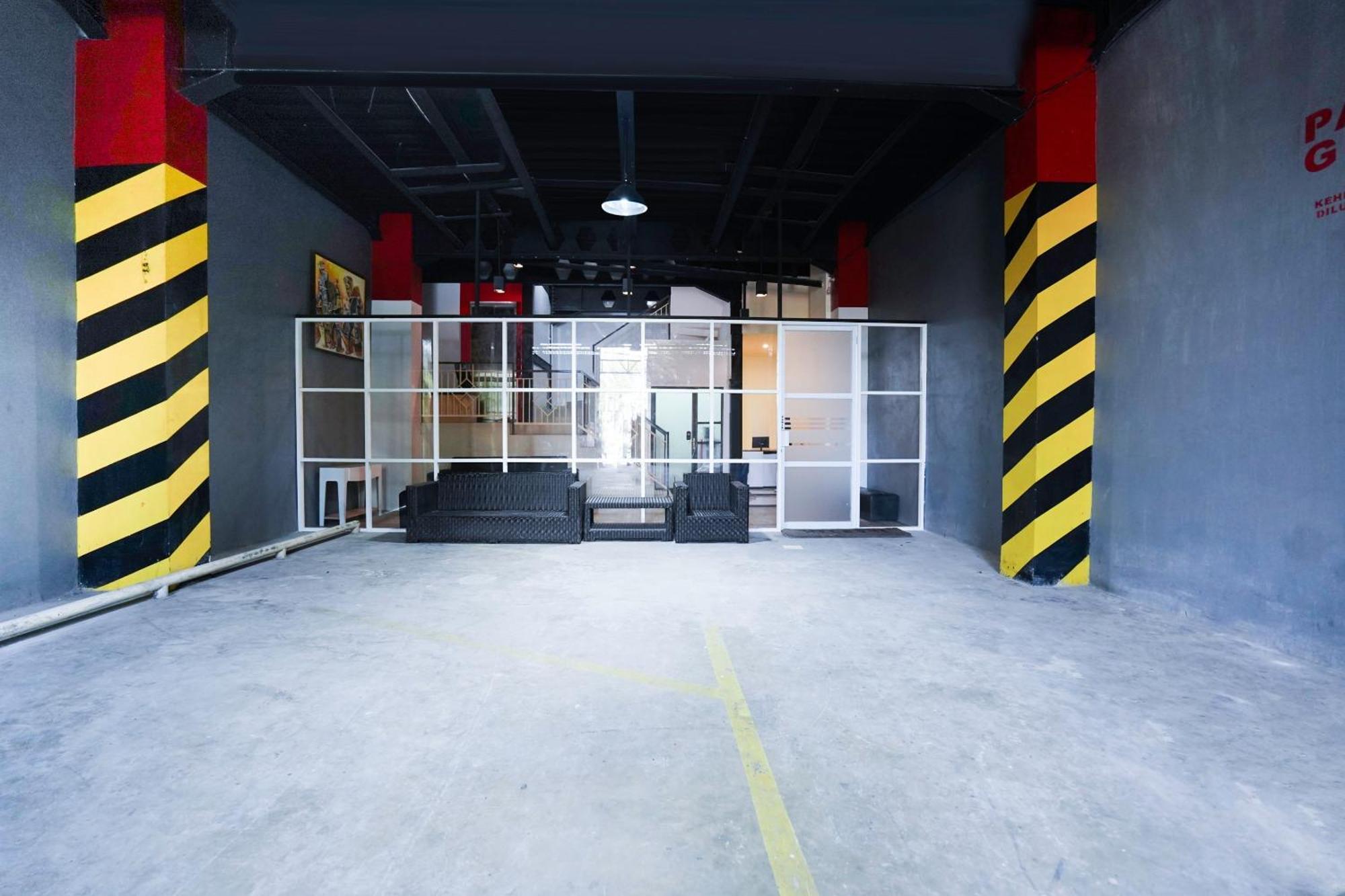 Super Oyo Flagship 3688 Pot Art Hotel Surabaya Exterior foto